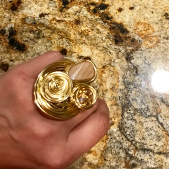 Unique Ring - Picture 2 of 6